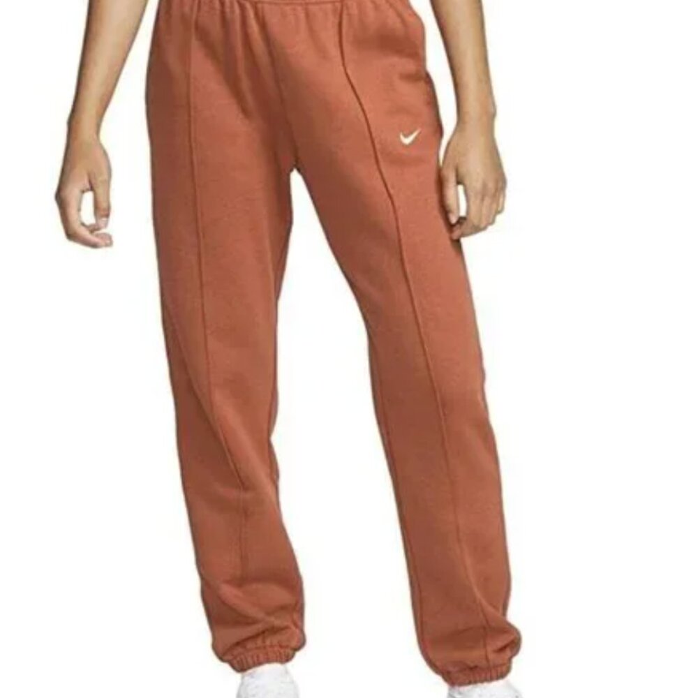 Nike Sportswear Fleece Sweatpants in Medium